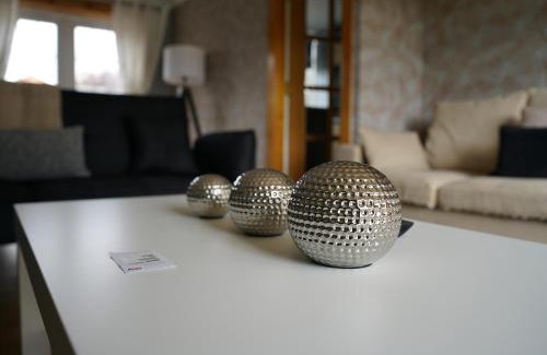 Glenrothes Maison | Ravenswood House