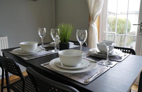 Glenrothes Maison | Ravenswood House