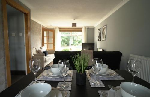 Glenrothes Maison | Ravenswood House