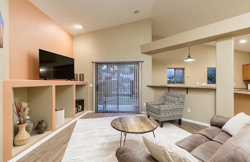 South Mountain Maison | Ravenswood Retreat 3 BR by Casago