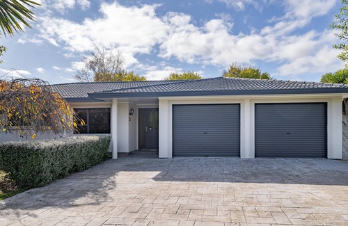Greytown Maison | Ray's Retreat | Large Private Fenced Garden | Patio | Sleeps 9 | SKY | Wi-fi