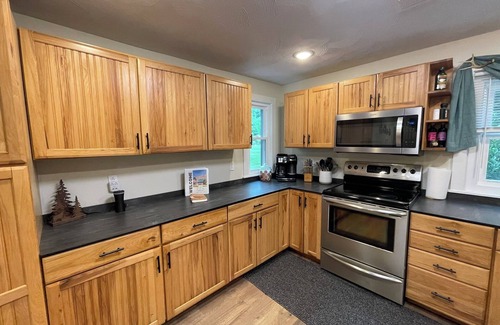 Saxton Cabine | The Fox Den: Raystown Vacations ~ Linens incl ~ EZ Boat Parking~ Dogs welcome!