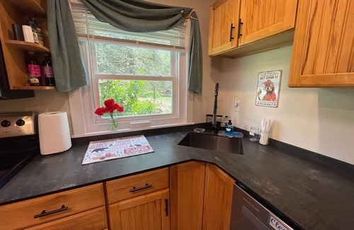 Saxton Cabine | The Fox Den: Raystown Vacations ~ Linens incl ~ EZ Boat Parking~ Dogs welcome!