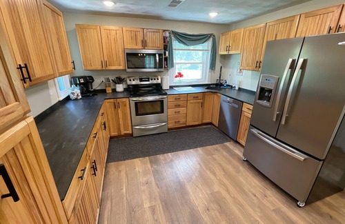 Saxton Cabine | The Fox Den: Raystown Vacations ~ Linens incl ~ EZ Boat Parking~ Dogs welcome!