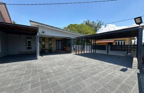 Kota Bharu Maison | Rayyan Ashraf homestay