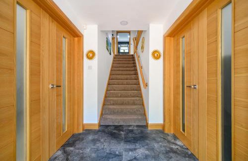 Batley Maison | -RD7B- For your relaxed and Cosy stay with Free WiFi