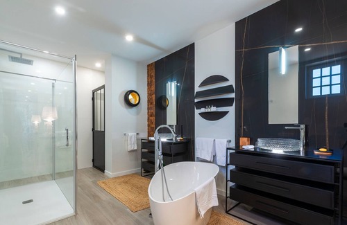 Vivy Appartement | RDC - Château de la Ronde - Avec piscine et jacuzzi