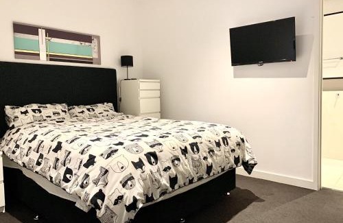 Melbourne Central Business District Appartement | ReadySet Apartments on Little Collins