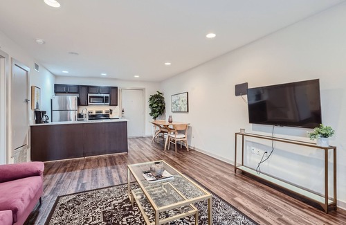 Oak Lawn Appartement | Reagan 105: Charming 1-bedroom apartment in superb Dallas with AC