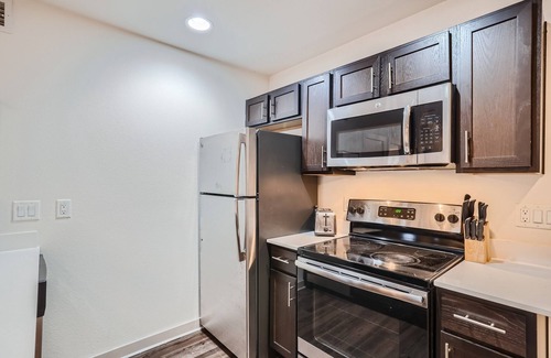Oak Lawn Appartement | Reagan 105: Charming 1-bedroom apartment in superb Dallas with AC