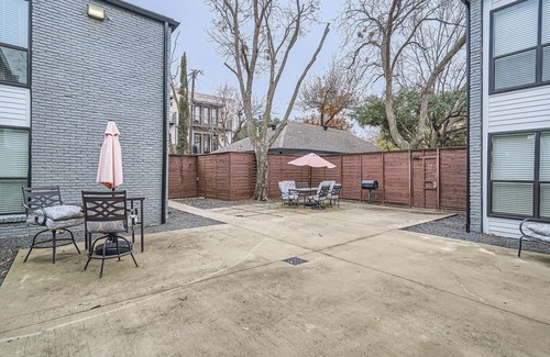 Oak Lawn Appartement | Reagan 105: Charming 1-bedroom apartment in superb Dallas with AC