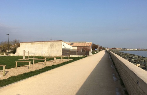 Les Boucholeurs Appartement | Recent apartment 200m from the sea.