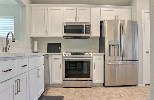 San Tan Valley Maison | Recent Reno fall 2024~ Big Bungalow with heated Pool! Steps to San Tan Highlands
