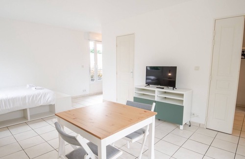 Tours Appartement | Recent studio avec terrasse proche Tours Centre