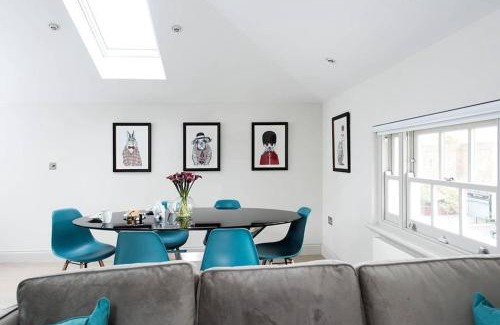 Askew Appartement | Recently redecorated bright and spacious 1BR flat in West London