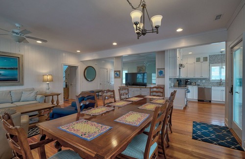 Wrightsville Beach Maison | Maison de 6 chambres récemment rénovée à quelques pas de la plage
