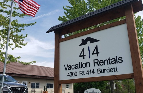 Burdett Appartement | Recently renovated end-unit apartment in the heart of the Finger Lakes