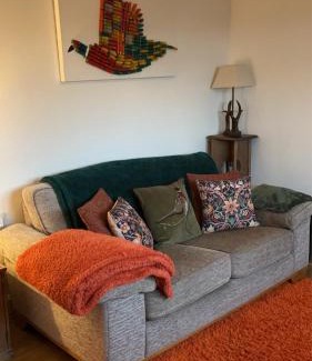 Thornhill Appartement | Recently renovated flat 1 mile fromThornhill