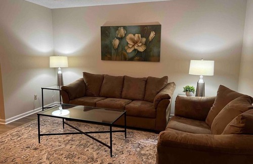Valdosta Maison | Recently updated 3 Bedroom Home with Patio