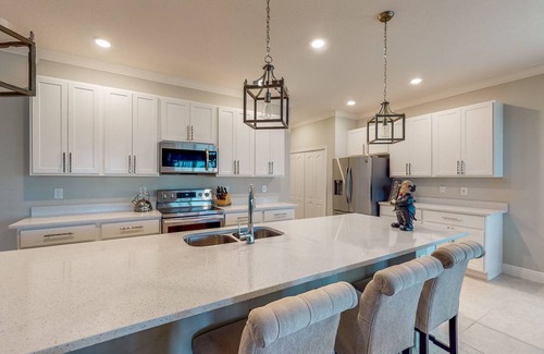 DeLand Maison | Recently Updated Pond-Front - Scenic Patio - Grill