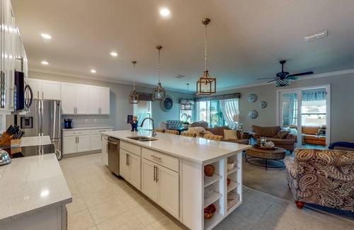 DeLand Maison | Recently Updated Pond-Front - Scenic Patio - Grill