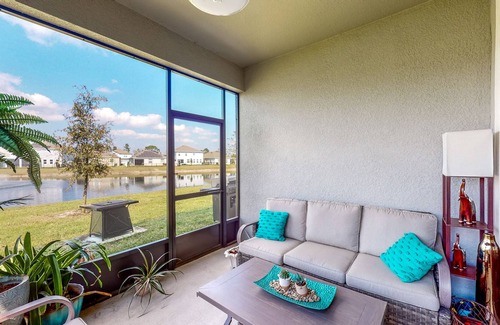 DeLand Maison | Recently Updated Pond-Front - Scenic Patio - Grill