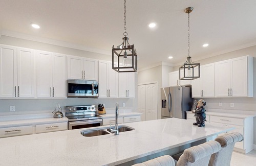 DeLand Maison | Recently Updated Pond-Front - Scenic Patio - Grill
