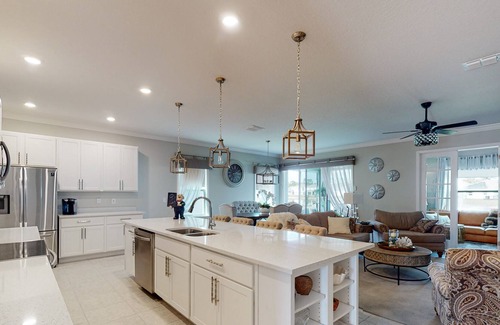 DeLand Maison | Recently Updated Pond-Front - Scenic Patio - Grill