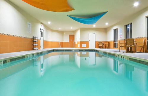 White Rock Hills Maison | Recharge in our Spacious Room! Onsite Pool, Gym