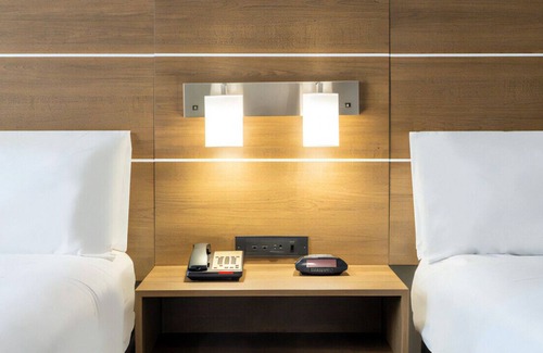 White Rock Hills Maison | Recharge in our Spacious Room! Onsite Pool, Gym