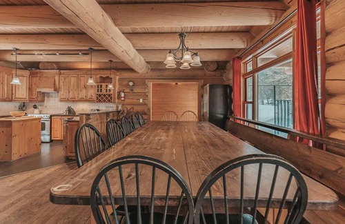 Fiddler Lake Resort Chalet De Ski | Chalet familial - spa et sauna privés ! Ski à 10 mins !