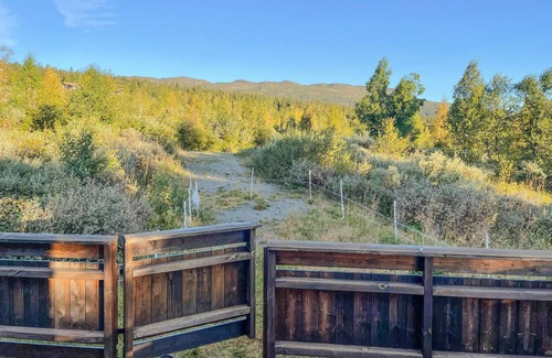 Nordre Land Maison | Recharge your batteries in this cozy log cabin near the Synna River.
