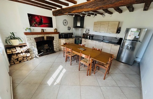 Lasson Maison | Relaxez vous dans une charmante fermette avec piscine chauffée.