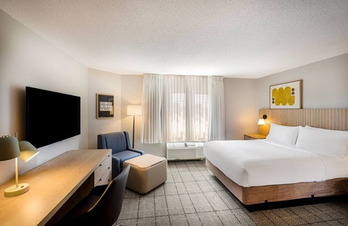 Exchange Place North Hôtel | Recreate Sensational Memories! Stay Near Newport Centre! Parking Available!