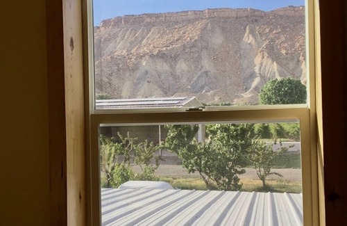 Palisade Appartement | Red Barn Guesthouse with Birdseye View of the Bookcliffs