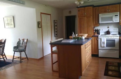 Red Bay Maison | Red Bay Beach Cottage Rental, ON