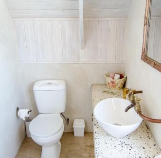 Langebaan Appartement | Red Bishop - Birds, Beach & Beauty