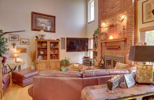 Custer County Maison | Red Bluff Inn and Retreat with Entire Ranch on Lake!