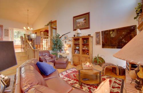 Custer County Maison | Red Bluff Inn and Retreat with Entire Ranch on Lake!