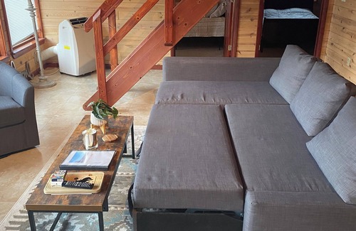 Hulett Maison | Red Bluffs Lodge Upper Unit, located on the River, minutes from Devils Tower!