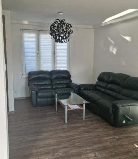 Zeltweg Maison | Red Bull Ring Private Room with Garden and Kitchen