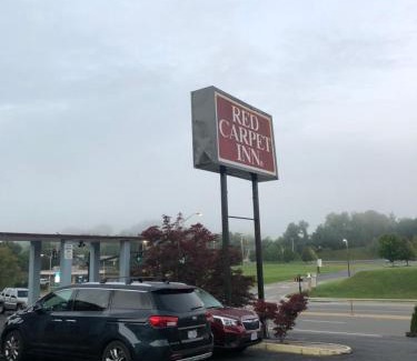 Grissom - Highland Hôtel | Red Carpet Inn - Blacksburg