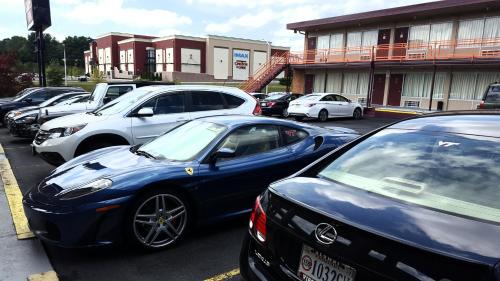 Grissom - Highland Hôtel | Red Carpet Inn - Blacksburg
