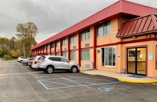 Lima Hôtel | Red Carpet Inn & Suites Lima -Listing Partner