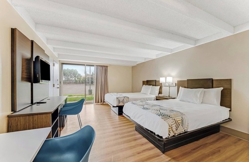 Somerton Hôtel | Red Carpet Inn & Suites