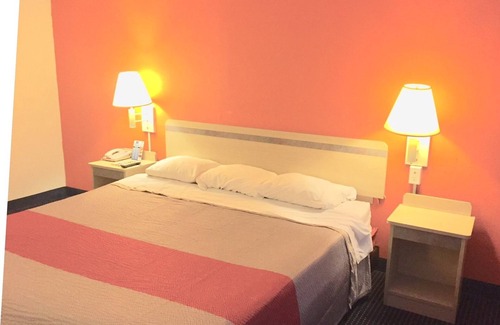 Gibbstown Hôtel | Red Carpet Inn