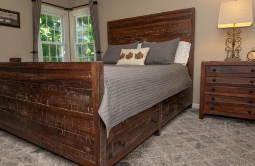 Cazenovia Maison | Red Fox Run B&B