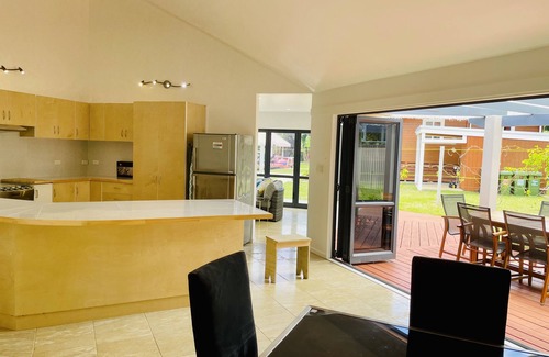 Rarotonga Maison | Red Hibiscus Luxury Home