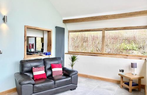 Tirabad Maison | Red Kite Cottage