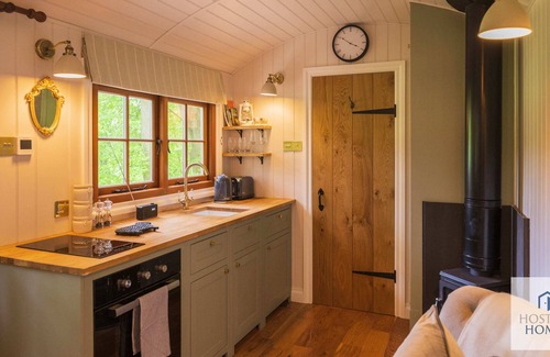 Maidensgrove Cabine | Red Kite Retreat - Four Stunning Woodland Cabins